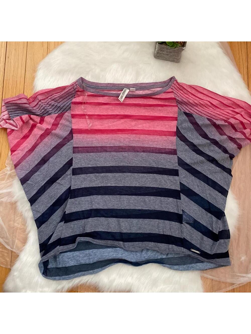 Hang Ten Women's Medium Striped Lightweight Top